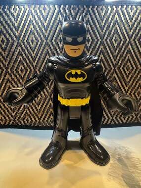 Imaginext DC Super Friends Batman XL 10-Inch Poseable Action Figure